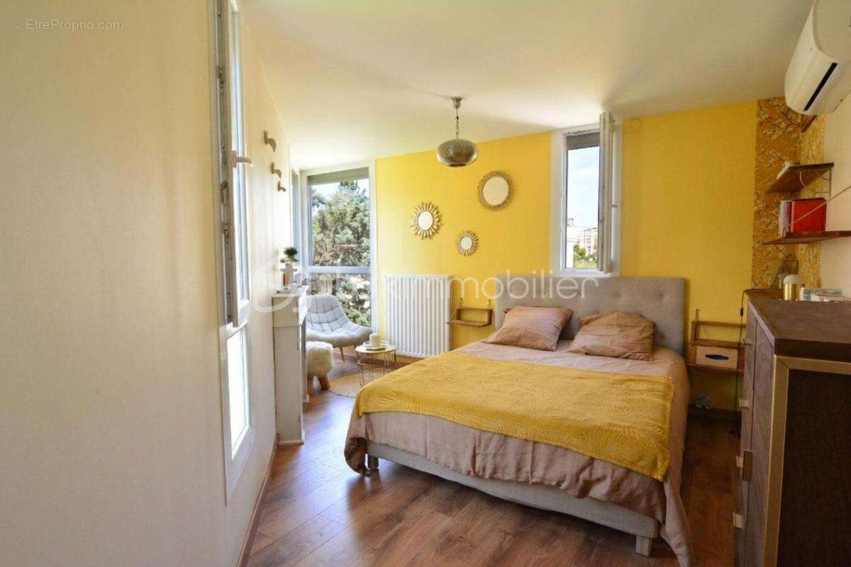 Appartement à SAINT-MARTIN-D'HERES