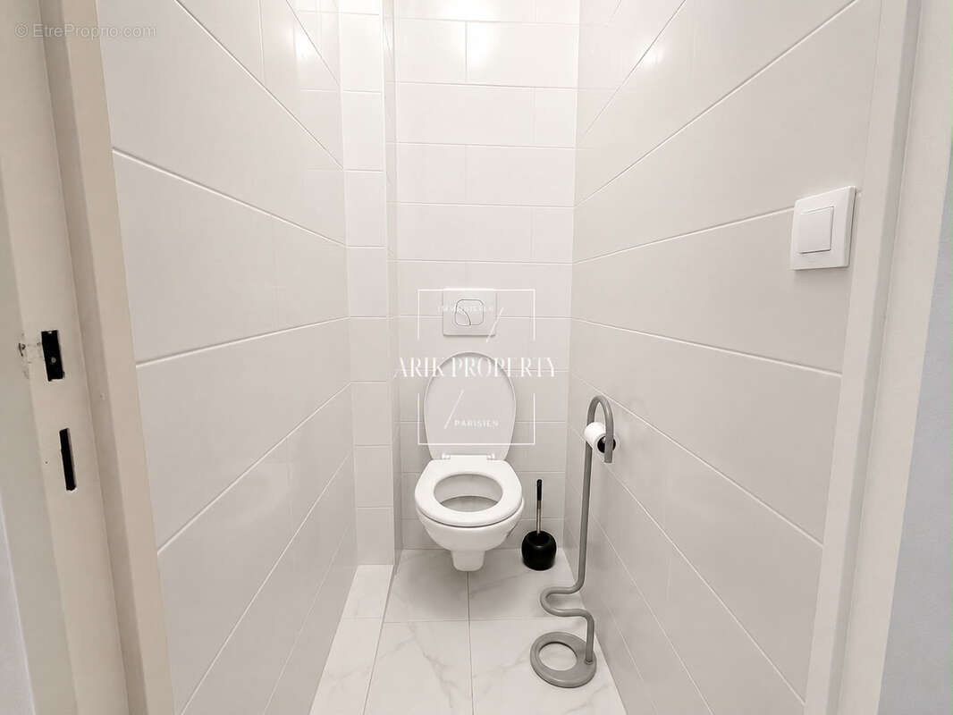 À vendre   Appartement 4 pièces meublé de 94 m2 avec terrasse, parking et cave - photo 11