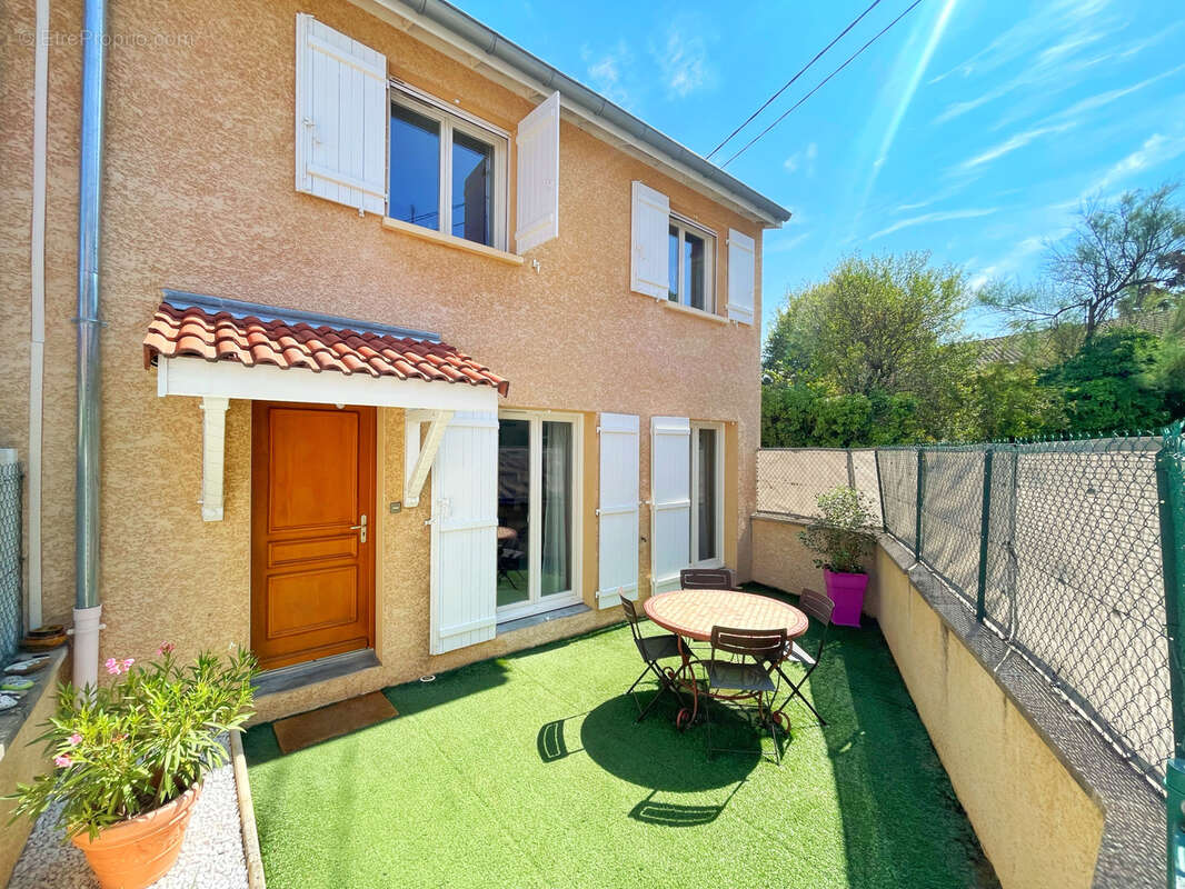 Maison familiale avec jardin dans un secteur recherché d'Irigny-le-Haut - photo 2