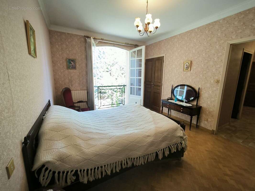 Maison Ile de France de qualité . Jardin clos . Foix . - photo 12