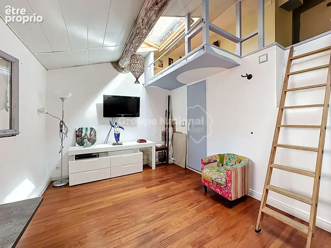 Cannes forville, studio mezzanine au dernier étage - photo 3