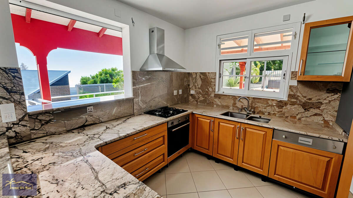 SAINT-CLAUDE   Élégante villa avec appartement indépendant, vue mer et montagne - photo 9