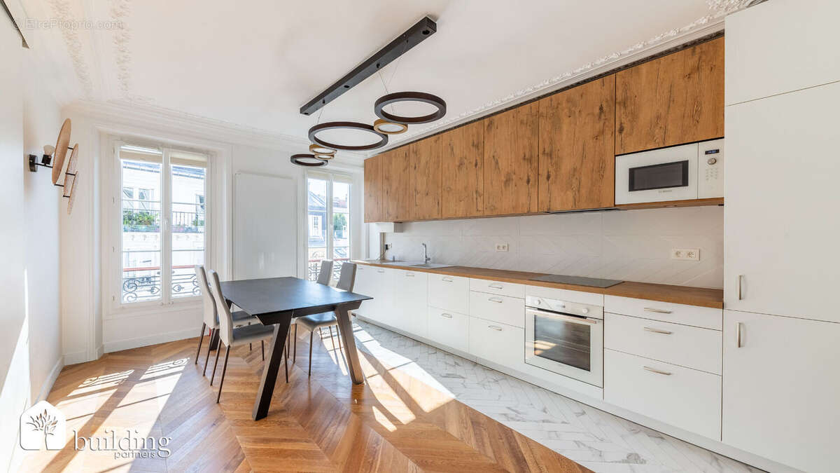 Appartement à NEUILLY-SUR-SEINE