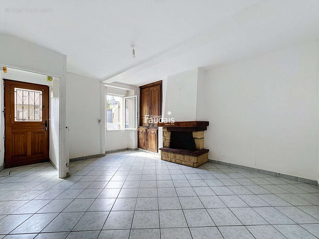 Maison 70 m² à Saint-Lo  - photo 4