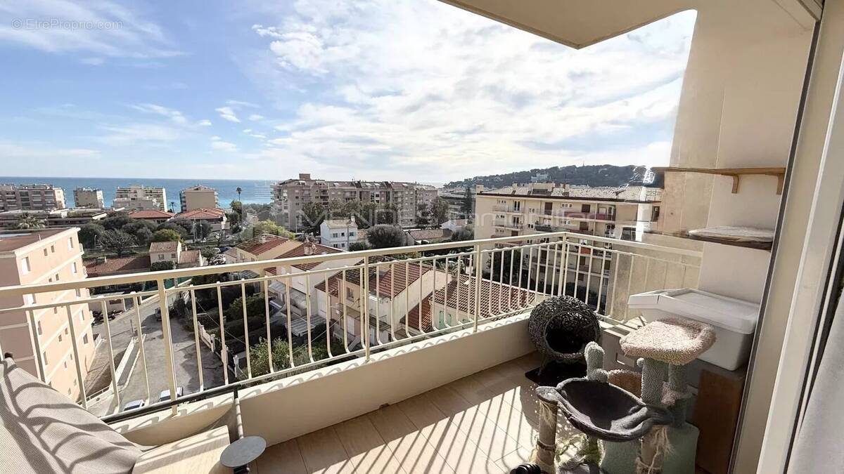 Appartement à ROQUEBRUNE-CAP-MARTIN