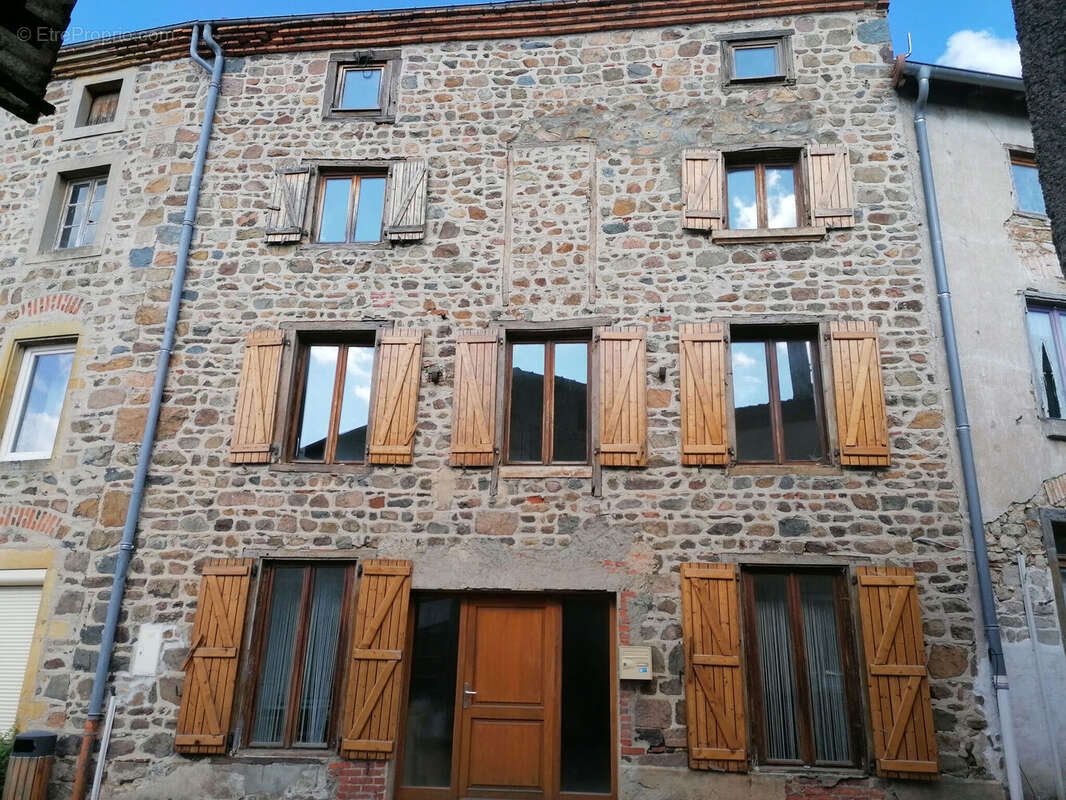 Maison 75 m² à Sainte-Colombe-Sur-Gand  - photo 2