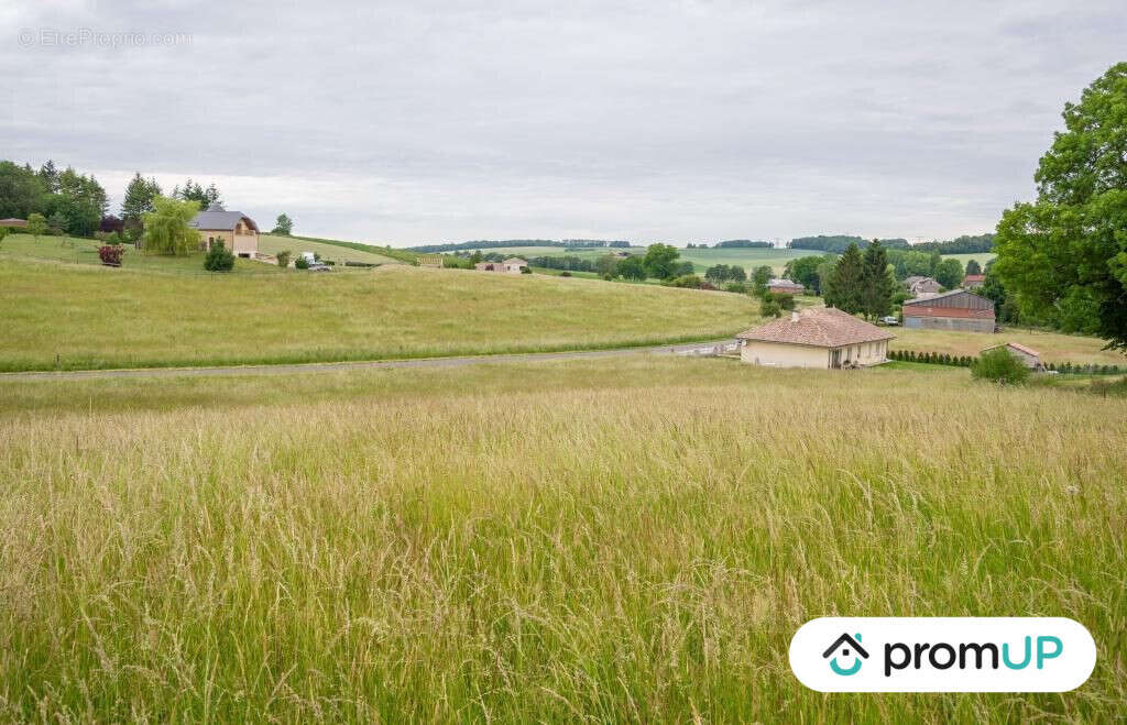 Terrain à PREZ