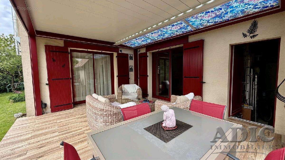 Maison à LONGPERRIER