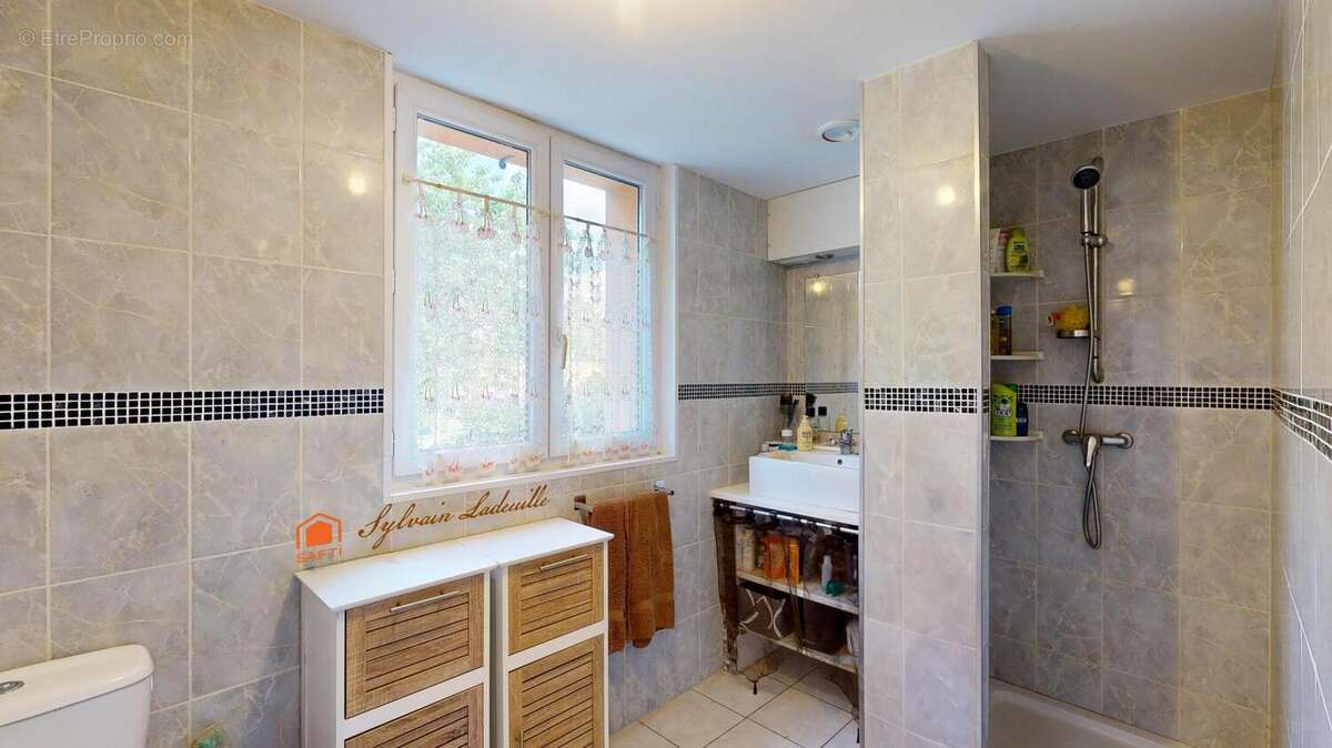 Photo 8 - Maison à LACROPTE