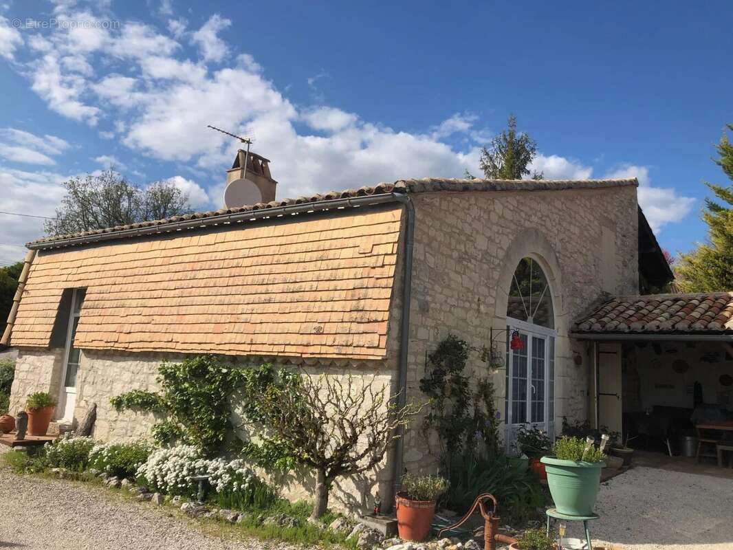 Maison à MONTAIGU-DE-QUERCY