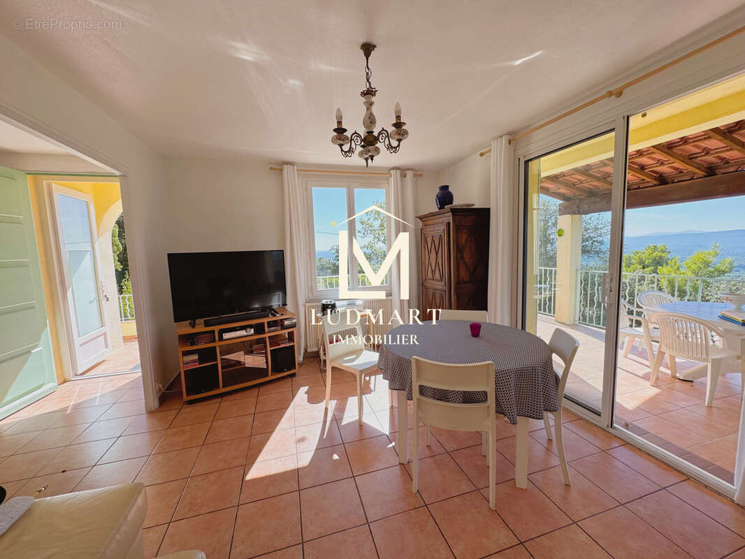 Maison à LORGUES