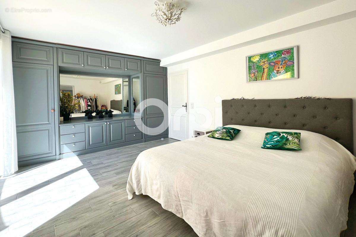 Maison à MANDELIEU-LA-NAPOULE