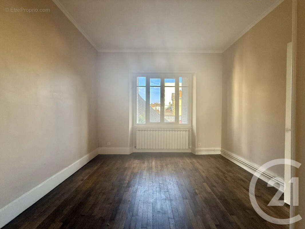 Appartement à MOULINS