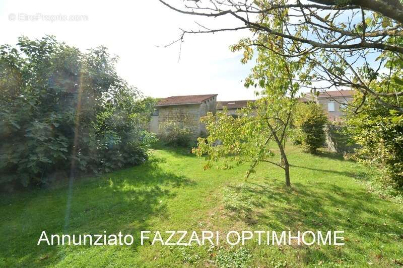 Maison à LUZY-SAINT-MARTIN