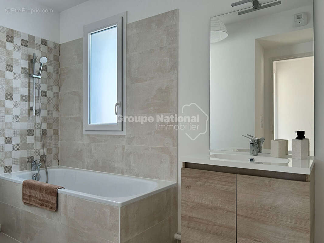 Maison à SAINT-ETIENNE-DU-GRES