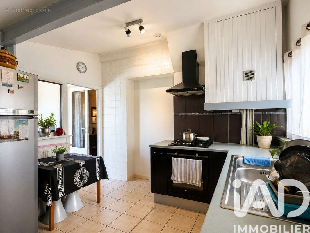 Maison 152 m² à Sainte-Eulalie  - photo 5