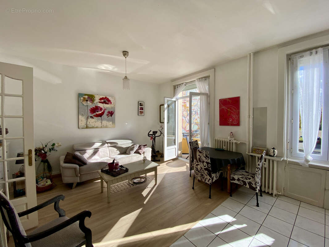 Appartement à SAINT-ETIENNE