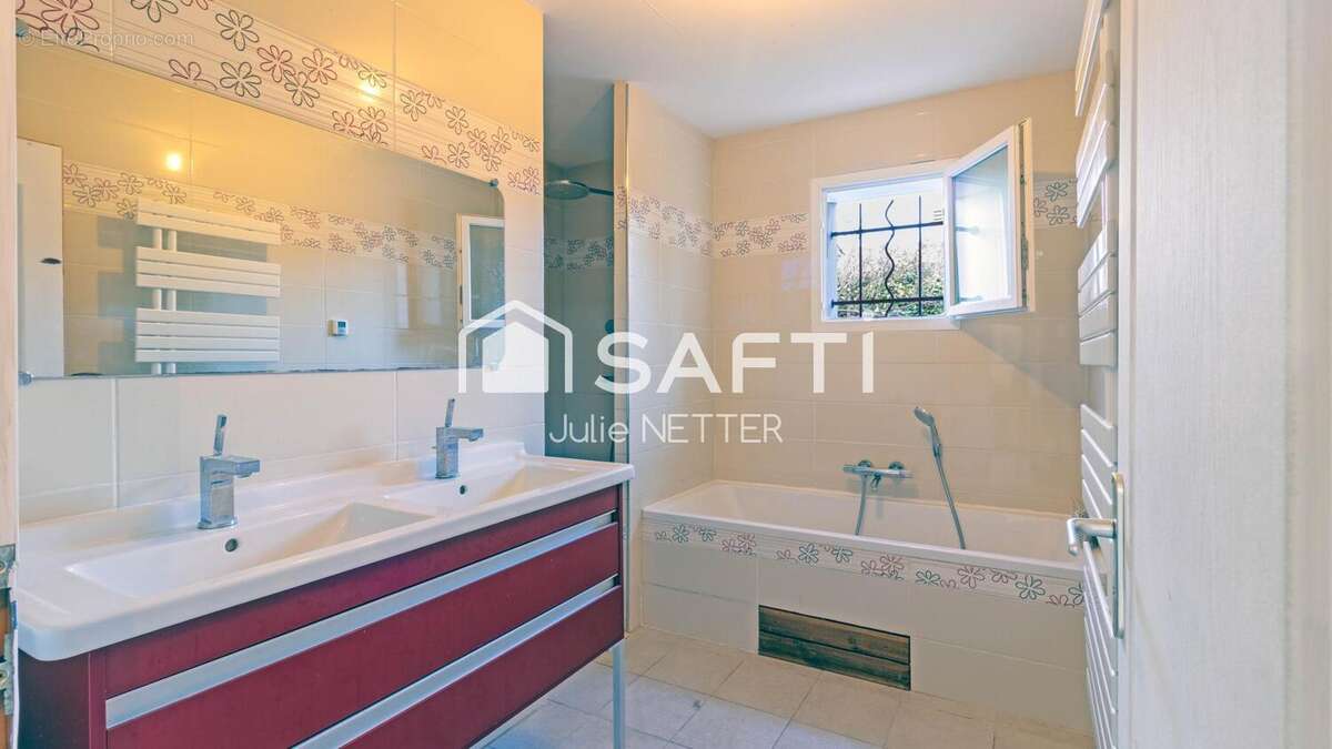 Photo 6 - Maison à ROQUEBRUNE-SUR-ARGENS