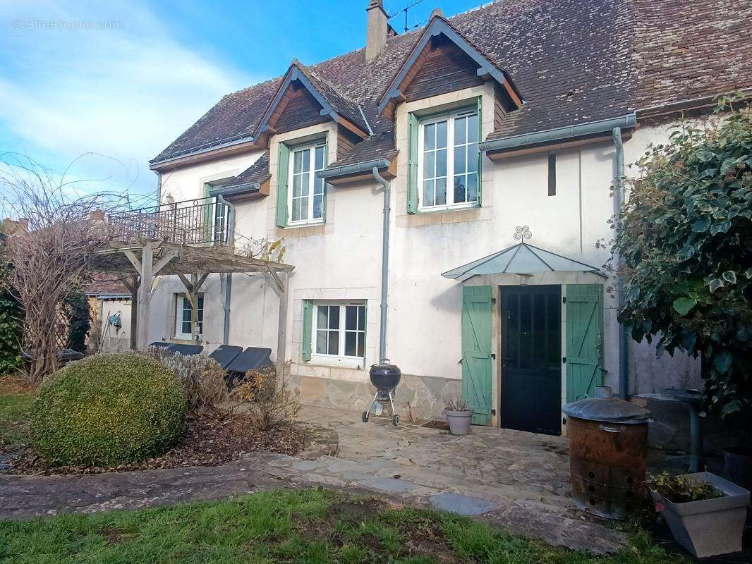 Maison à CHEMIRE-EN-CHARNIE