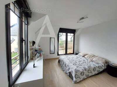 Appartement à CHEVRY-COSSIGNY