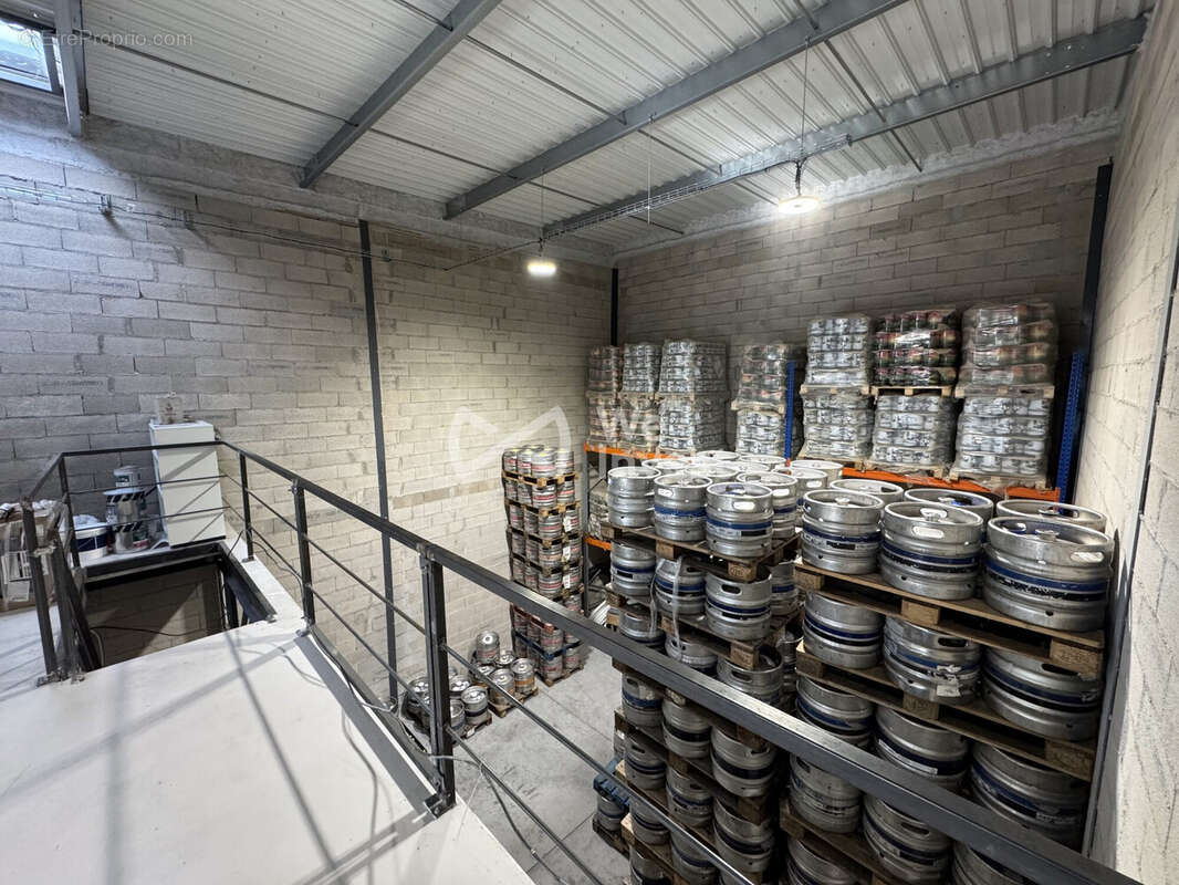 Commerce à VALERGUES