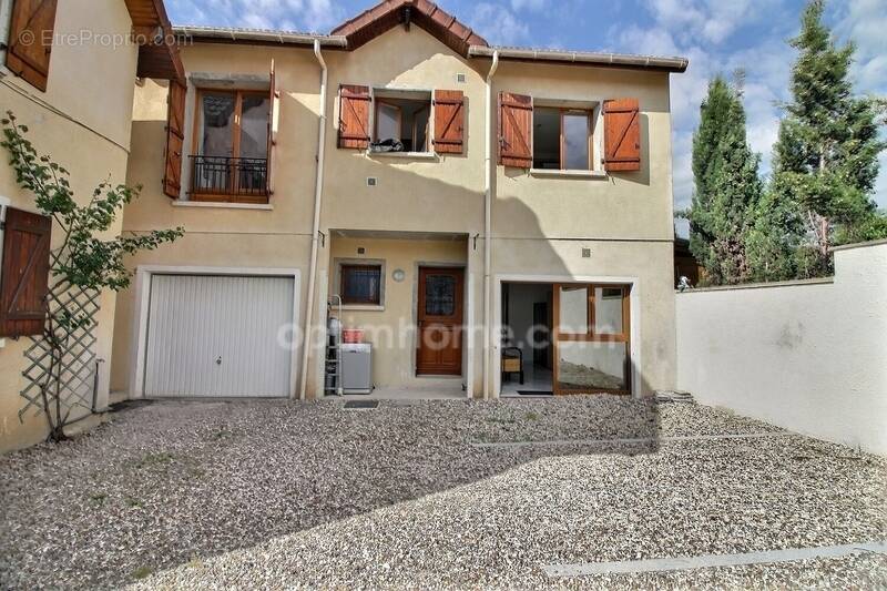 Appartement à CARRIERES-SOUS-POISSY