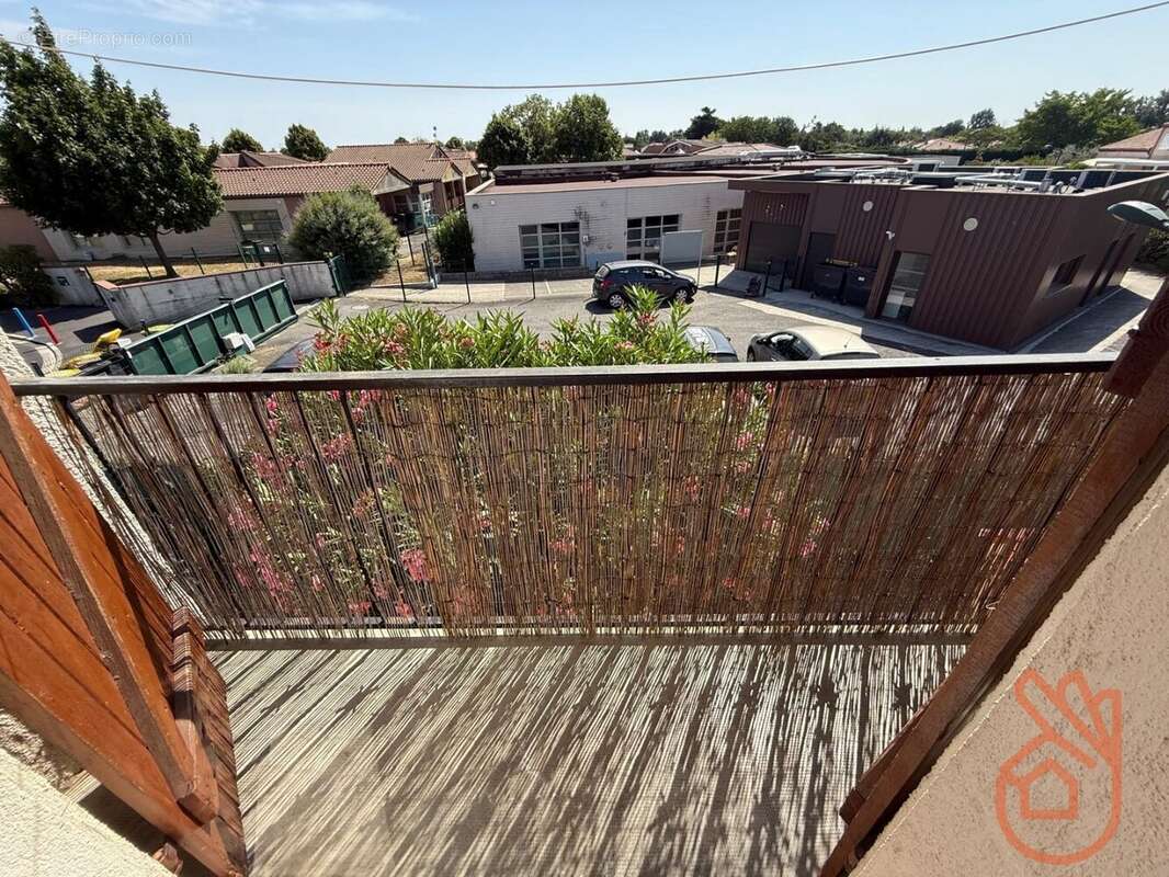 Pavillon de 140 m² divisé en 2 appartements de 2 et 4 pièces avec jardin et garage - photo 11