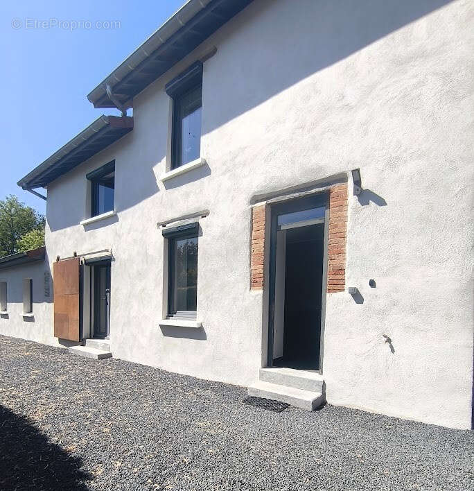 Maison à LA TOUR-DU-PIN