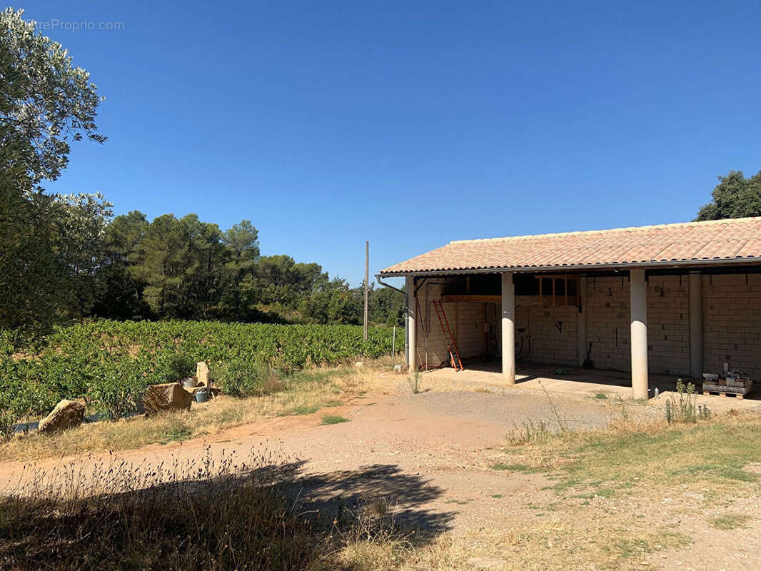 Terrain à POURRIERES