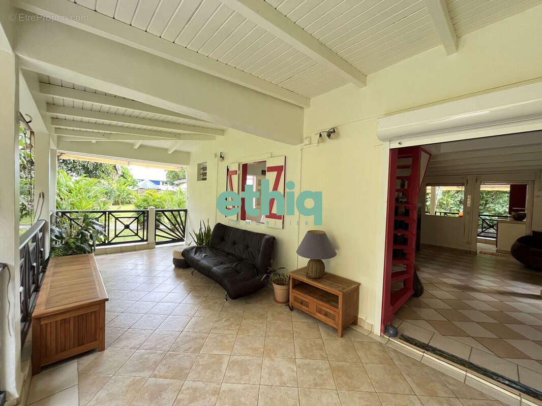 Maison à PETIT-BOURG