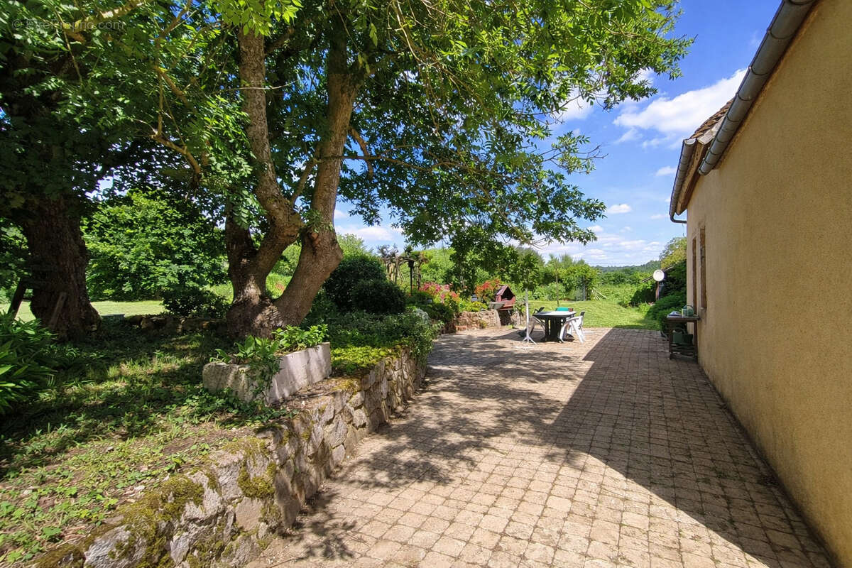 Maison à SAINT-JEANVRIN