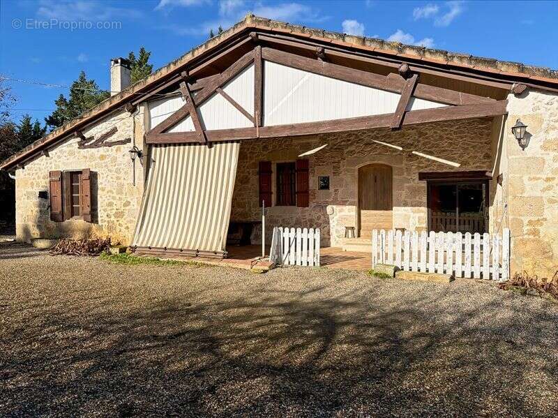 Maison à SAINTE-MERE