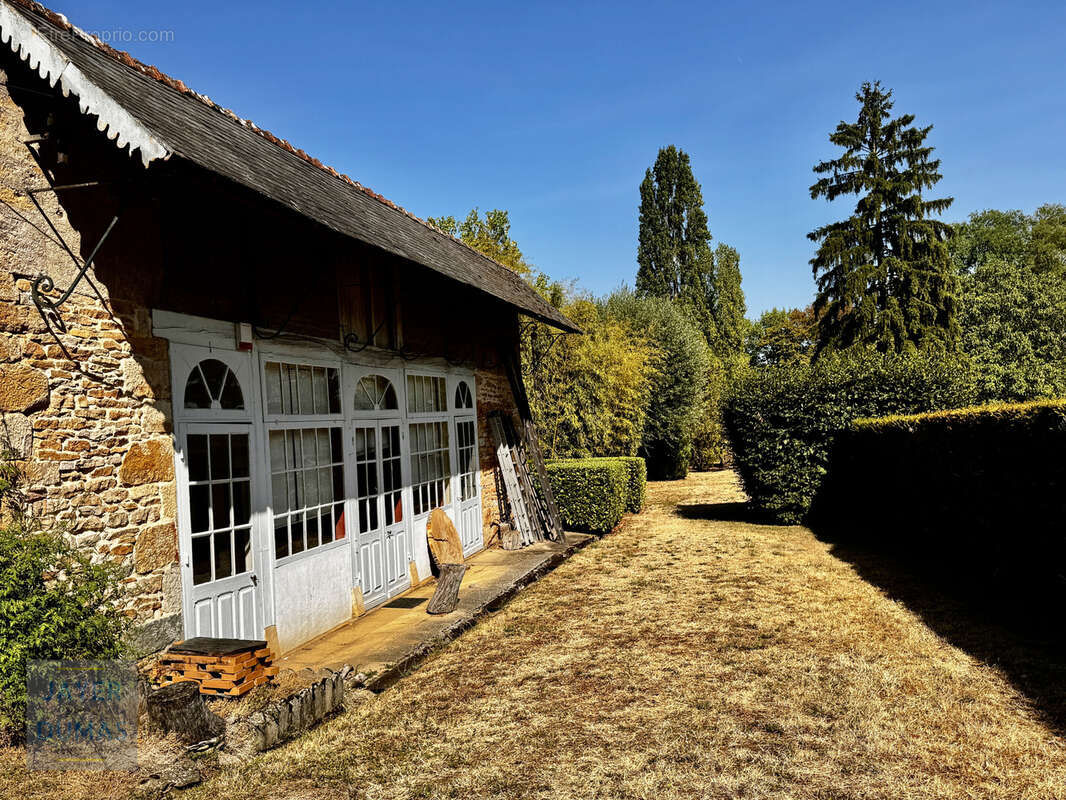 Cote chalonnaise - propriete d'exception en coeur de village - - photo 15