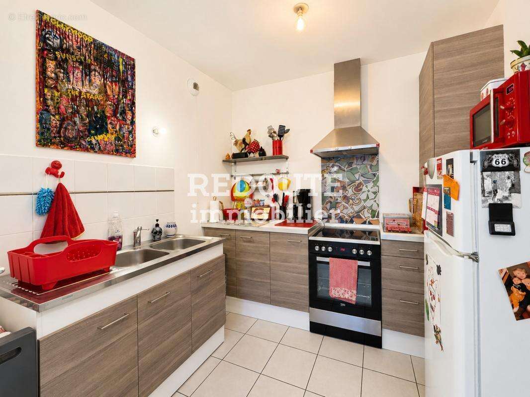 A vendre - reims secteur ave de paris - t2 terrasse parking - photo 4