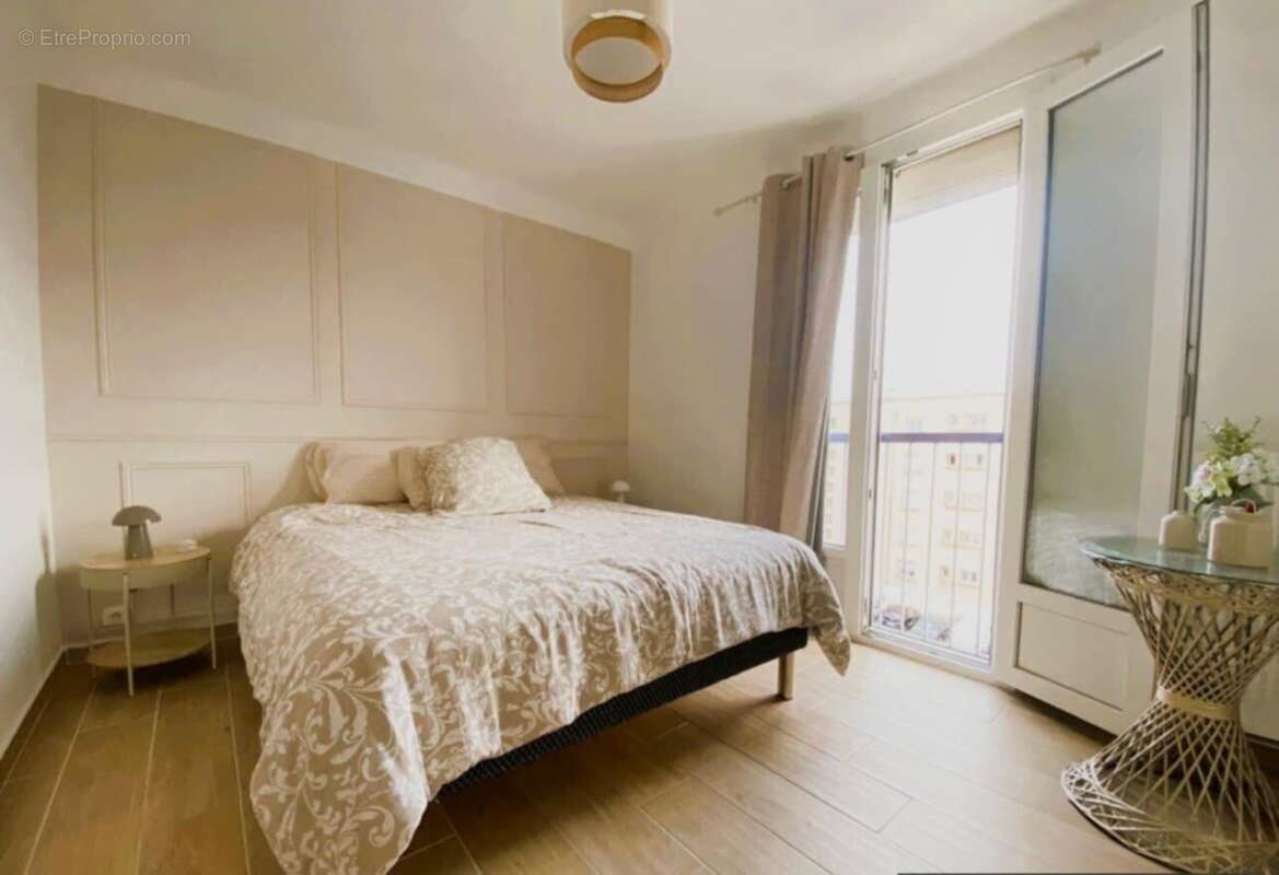 Appartement à PORT-DE-BOUC