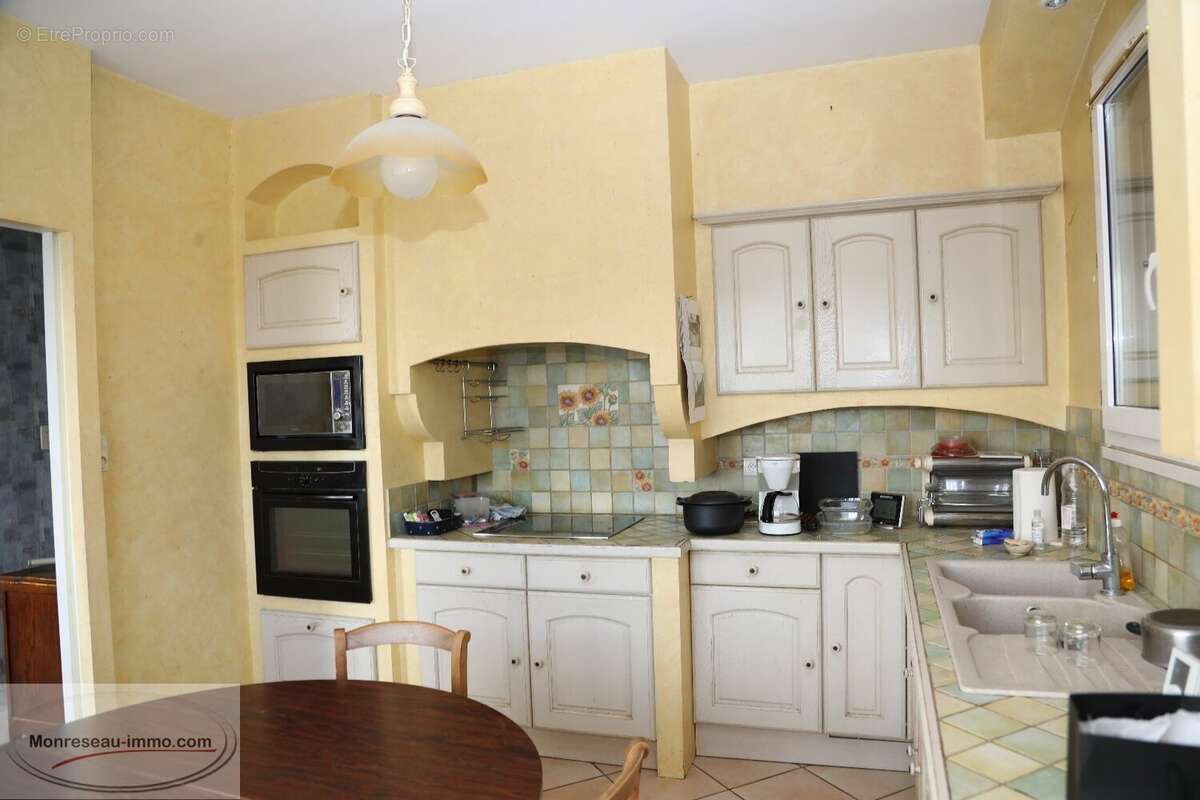 Maison à CHARNAY-LES-MACON