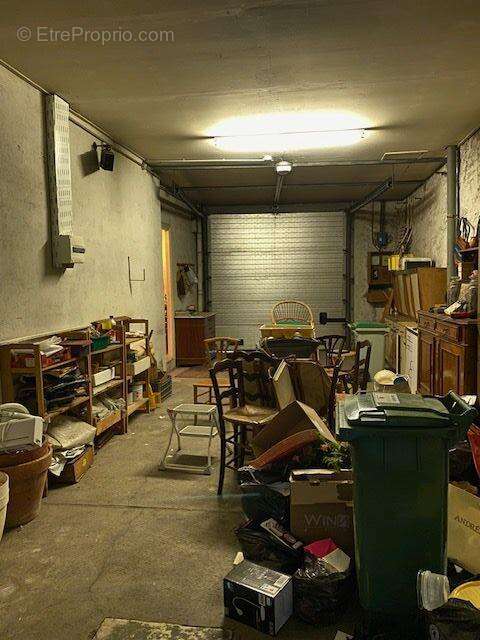 Maison de Maitre avec garage, terrasse et jardin de curé - très beau potentiel !!! - photo 18