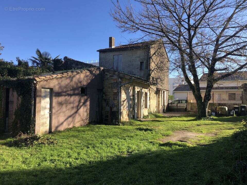Maison à PAUILLAC