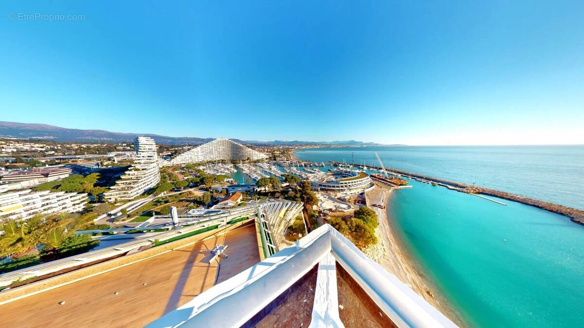 Appartement à VILLENEUVE-LOUBET