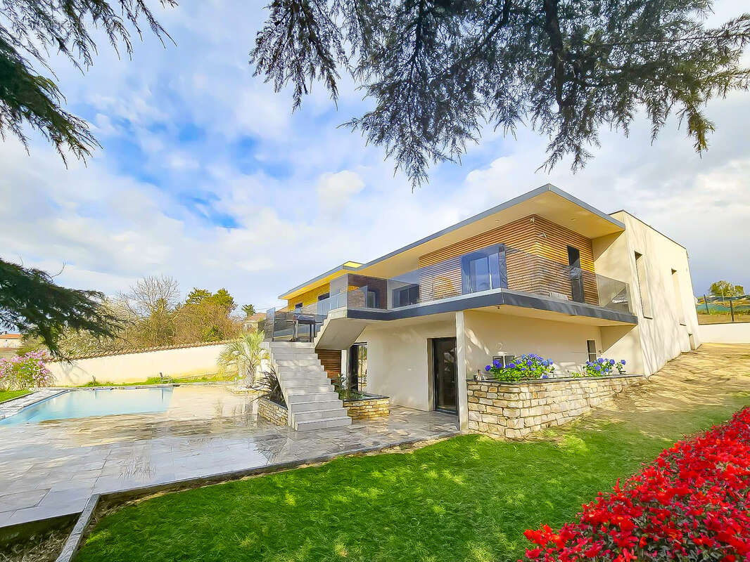 Maison à ROUSSILLON