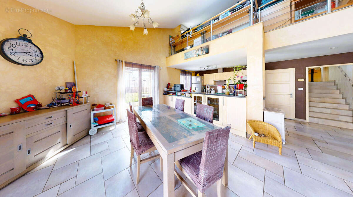 Maison à SAINT-BONNET-PRES-RIOM