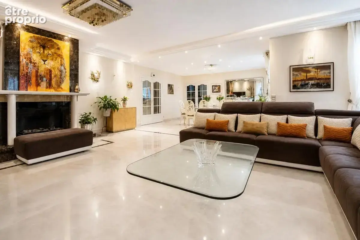 Maison de 7 pièces de 250 m² à Saint-Gratien - photo 3