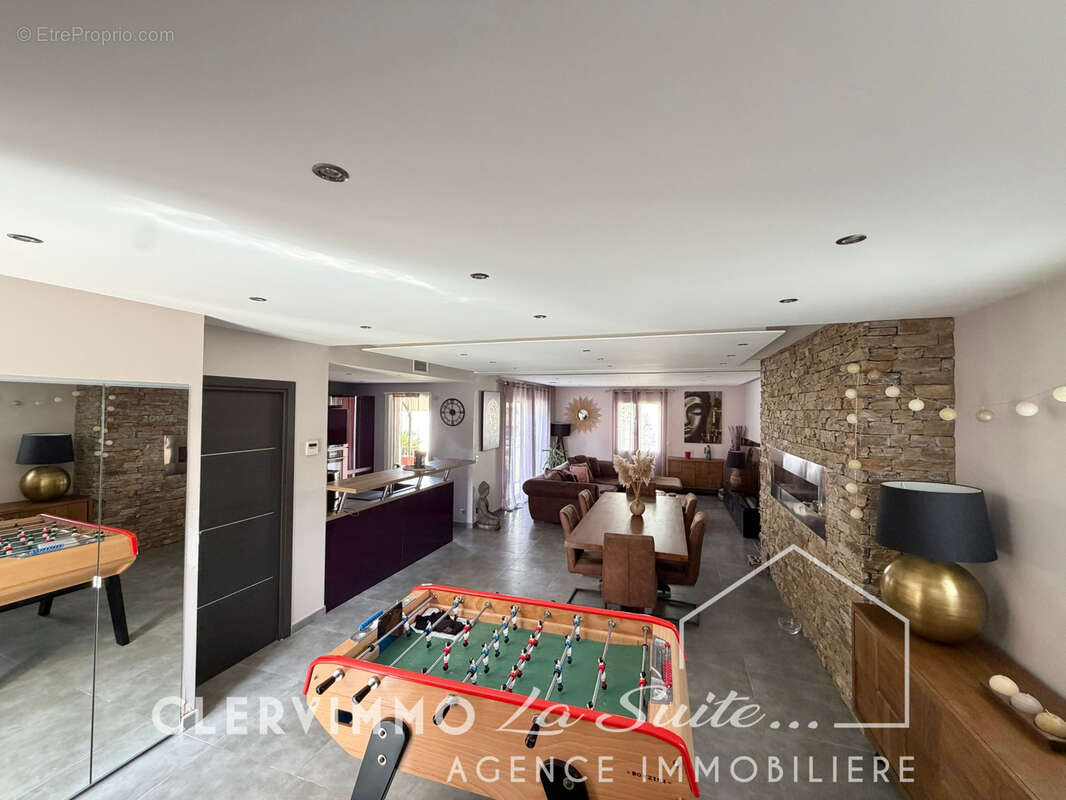 Maison 300m2 avec Piscine et Prestations Haut de Gamme à La Penne-sur-Huveaune - photo 2