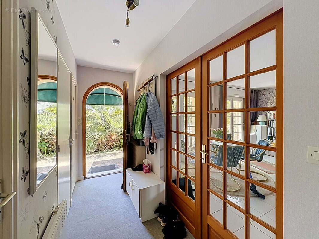 BILLIERS - Maison indépendante avec jardin, garage et aperçu mer - photo 5