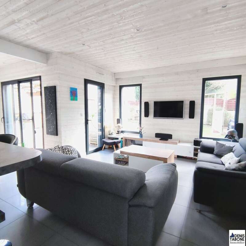 Maison à MONTLIGNON