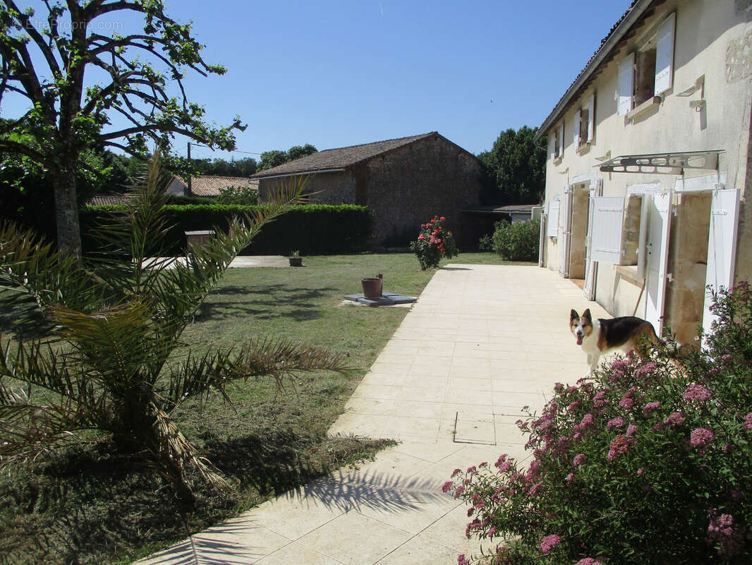 Maison à CEAUX-EN-COUHE