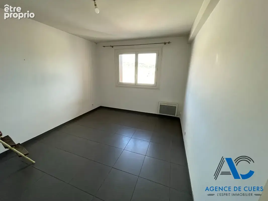 Appartement Cuers 3 pièce(s) 66 m2 - photo 4