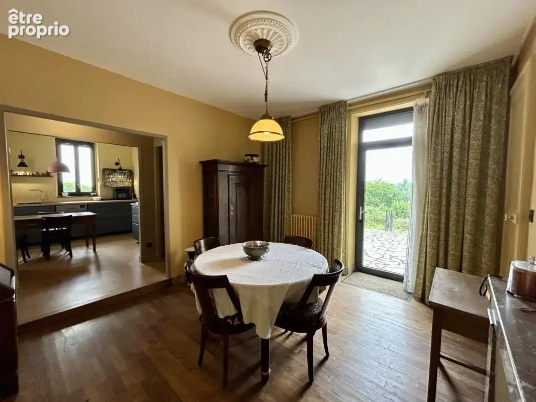 maison bourgeoise - 2 chambres avec garage, jardin et parkin - photo 5