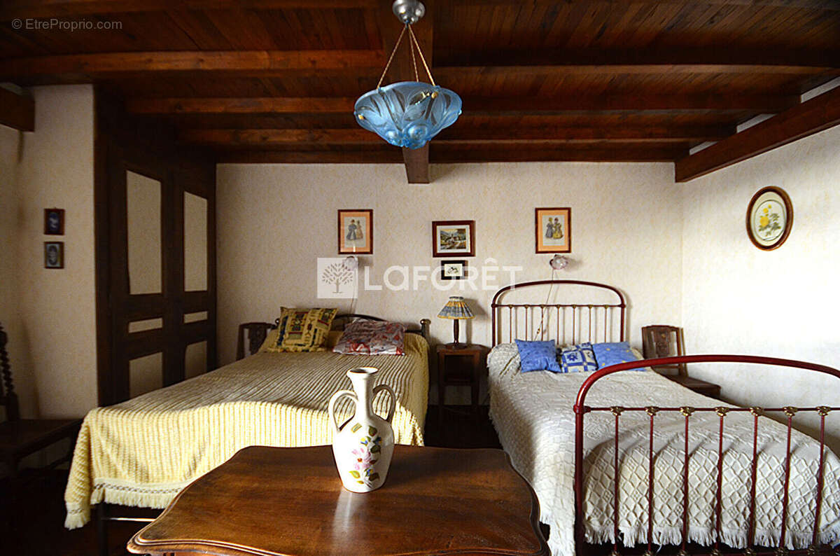 Maison à BOURG-SAINT-CHRISTOPHE