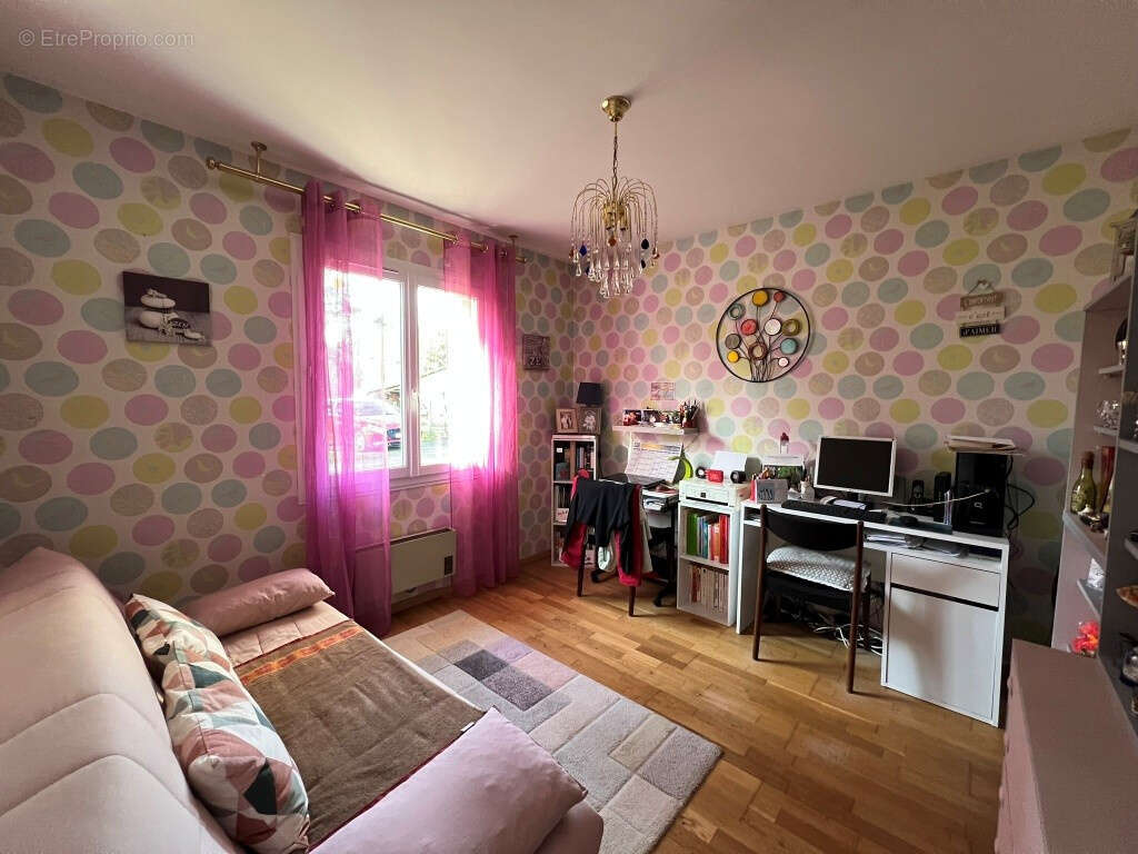 Autre à SAINT-DENIS-DE-PILE